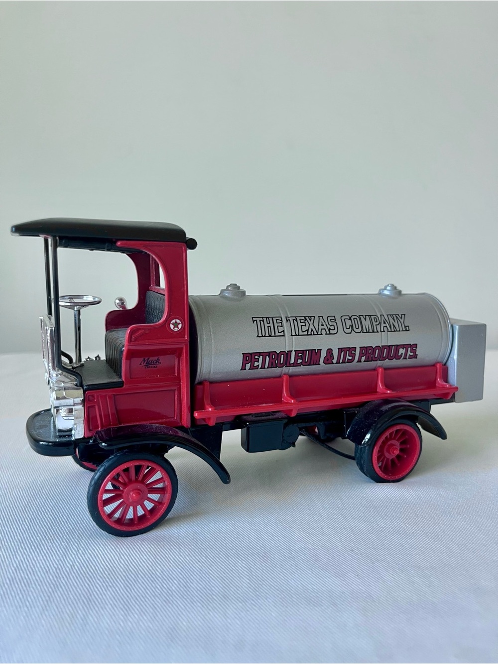 Piggy Bank 1910 Mack TEXACO Tanker Truck Series #12 Die-Cast Metal Ertl 1995